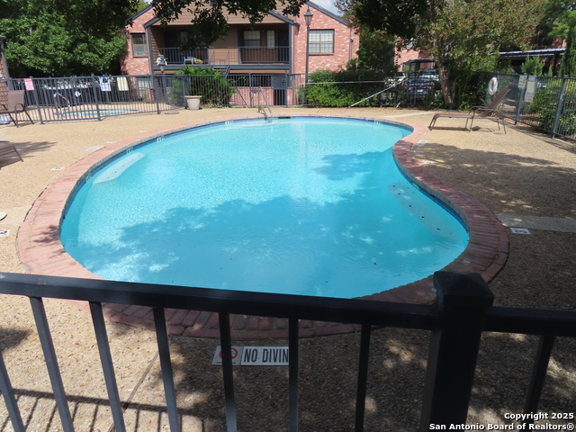 Image 5 of 21 For 4803 Hamilton Wolfe  613