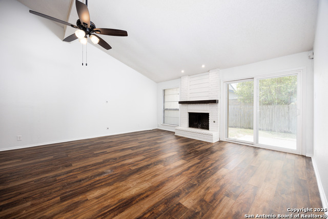 Image 21 of 42 For 11827 Gallery View