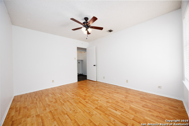 Image 22 of 42 For 11827 Gallery View