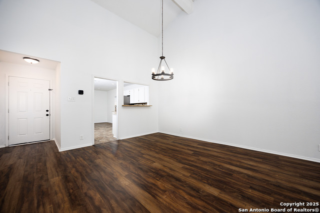 Image 24 of 42 For 11827 Gallery View