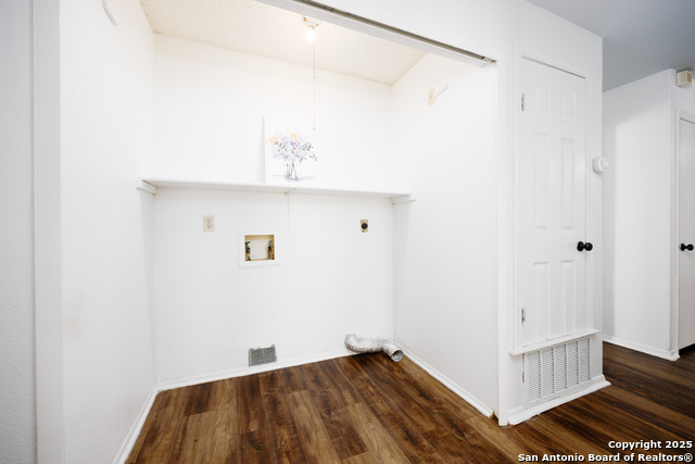 Image 26 of 42 For 11827 Gallery View