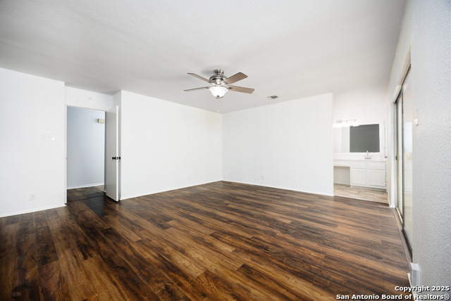 Image 32 of 42 For 11827 Gallery View