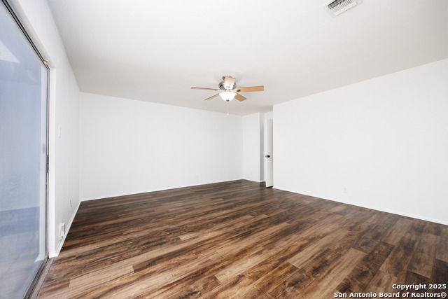 Image 33 of 42 For 11827 Gallery View