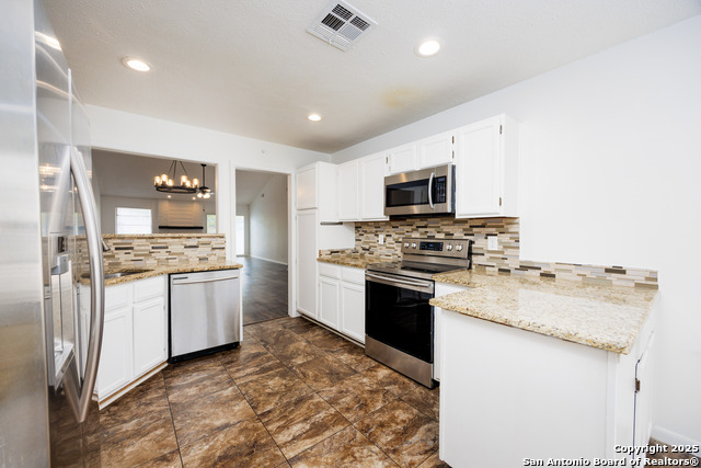 Image 8 of 42 For 11827 Gallery View