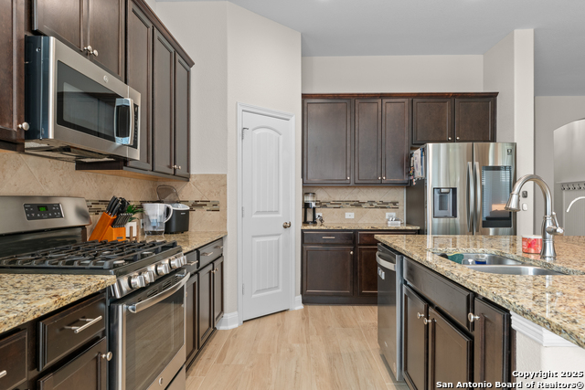 Image 15 of 34 For 2912 Pawtucket