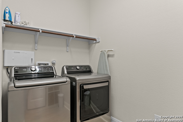 Image 31 of 34 For 2912 Pawtucket