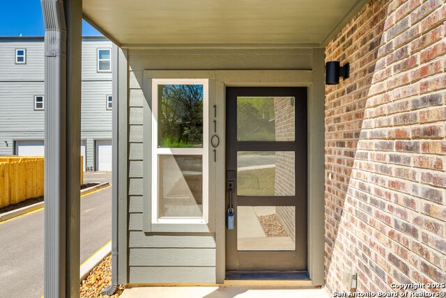 Image 2 of 21 For 419 Ira Avenue  1101