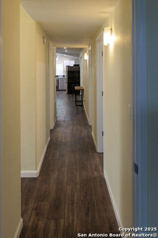 Listing photo id 15 for 210 Bronco