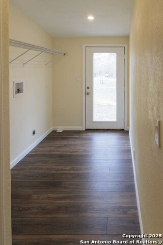 Listing photo id 16 for 210 Bronco