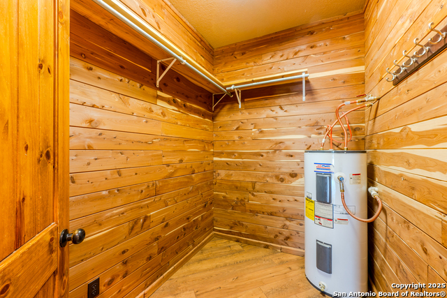 Listing photo id 15 for 13831 Tx Highway 127