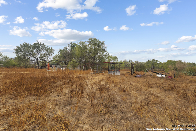 Listing photo id 13 for 3628 Loop 1604 S