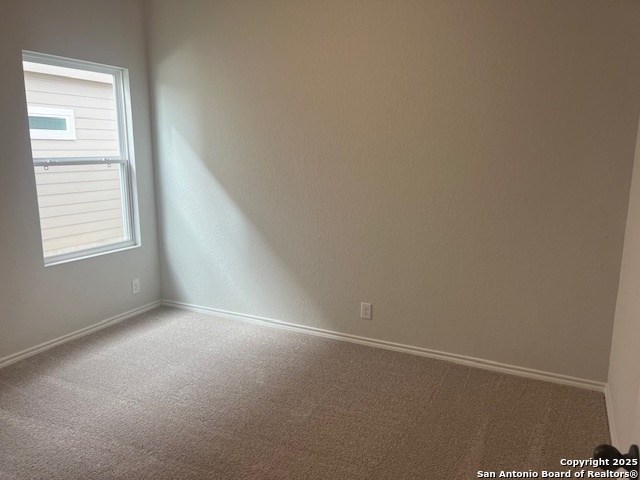 Image 13 of 19 For 105 Beveridge