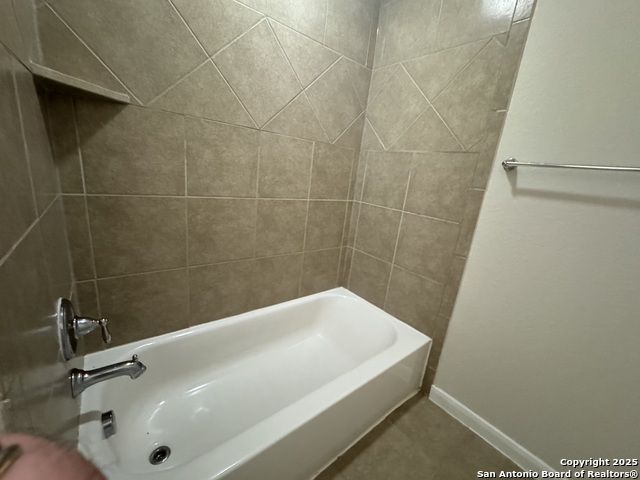 Listing photo id 16 for 7107 Republic