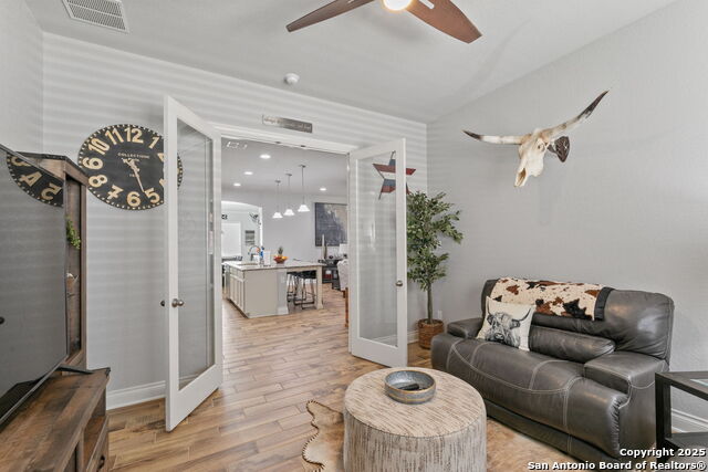 Listing photo id 9 for 1062 Cedar Glen