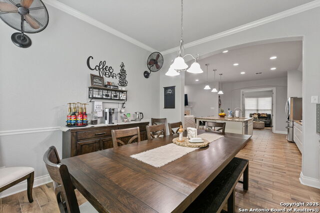 Listing photo id 15 for 1062 Cedar Glen