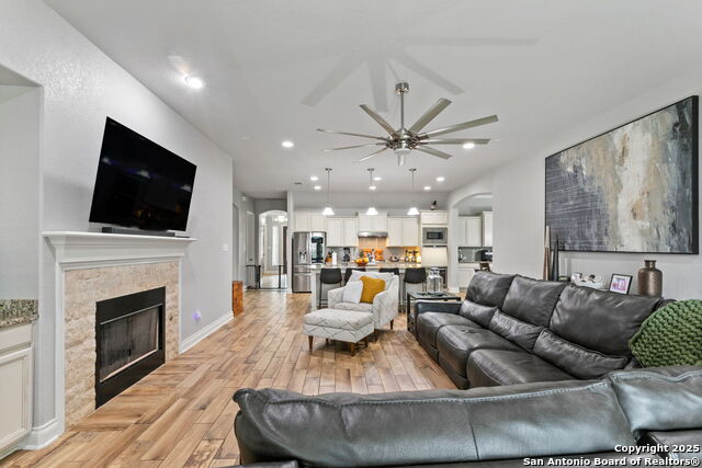 Listing photo id 19 for 1062 Cedar Glen