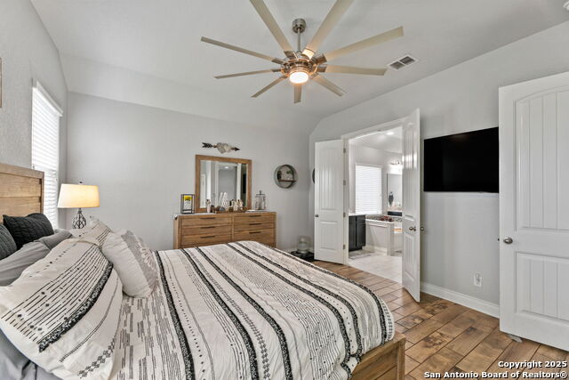 Listing photo id 21 for 1062 Cedar Glen