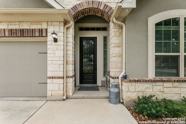 Listing photo id 1 for 1062 Cedar Glen