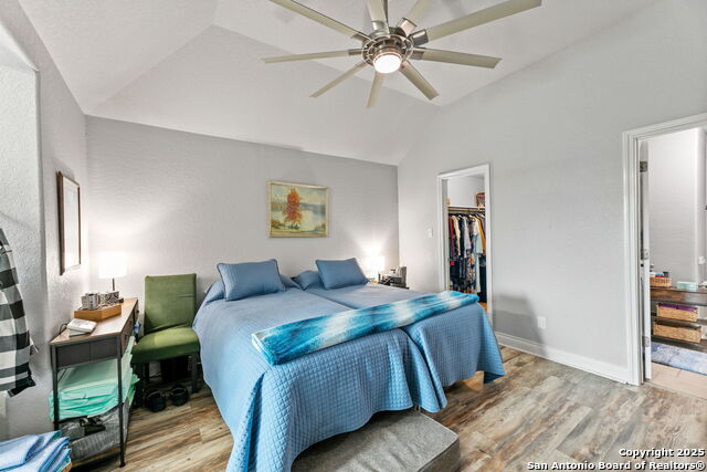 Listing photo id 31 for 1062 Cedar Glen