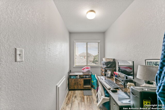 Listing photo id 32 for 1062 Cedar Glen