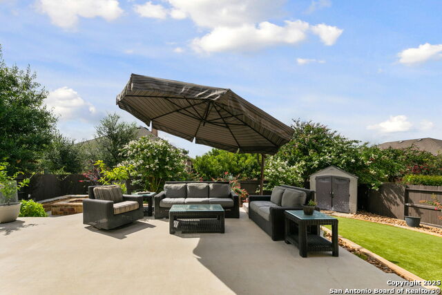 Listing photo id 39 for 1062 Cedar Glen
