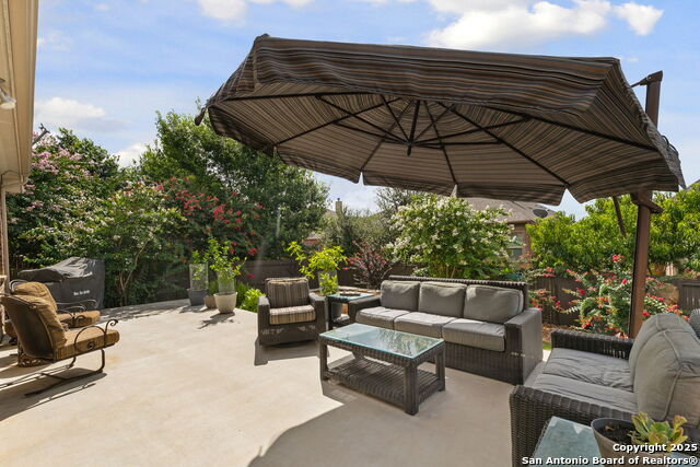 Listing photo id 40 for 1062 Cedar Glen