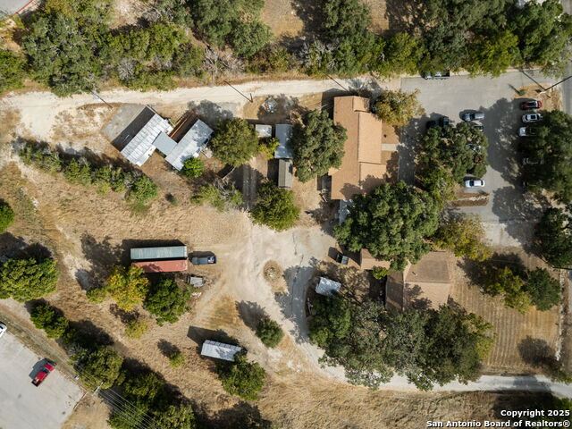 Listing photo id 10 for 930 School St N