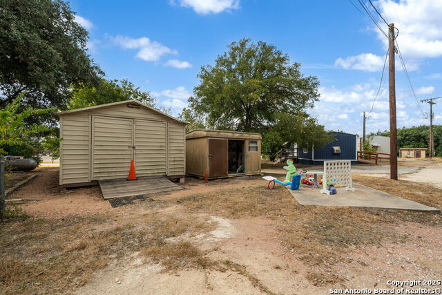 Listing photo id 0 for 930 School St N