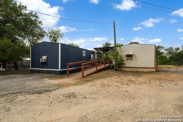 Listing photo id 44 for 930 School St N