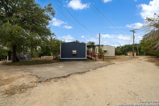 Listing photo id 45 for 930 School St N