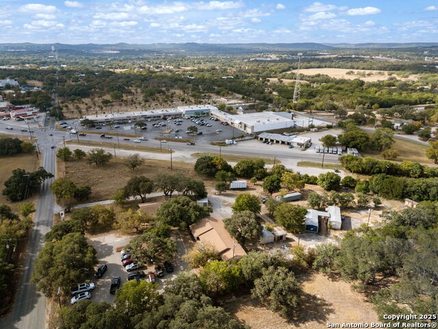 Listing photo id 4 for 930 School St N