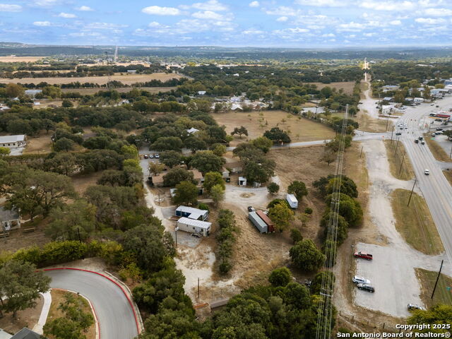 Listing photo id 5 for 930 School St N