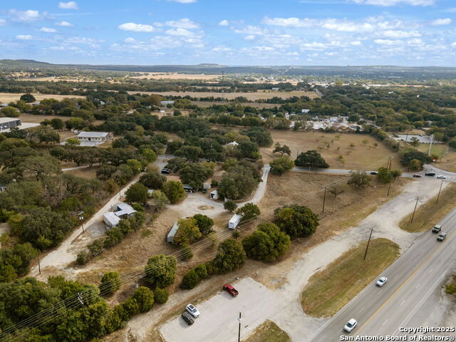 Listing photo id 6 for 930 School St N