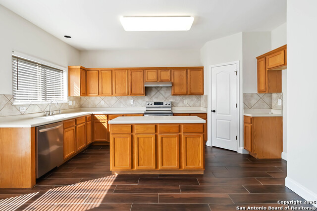 Image 11 of 34 For 225 Corsica