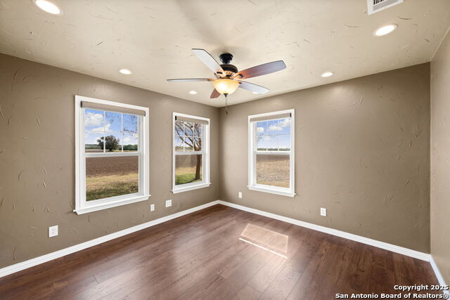 Listing photo id 8 for 250 County Road 474