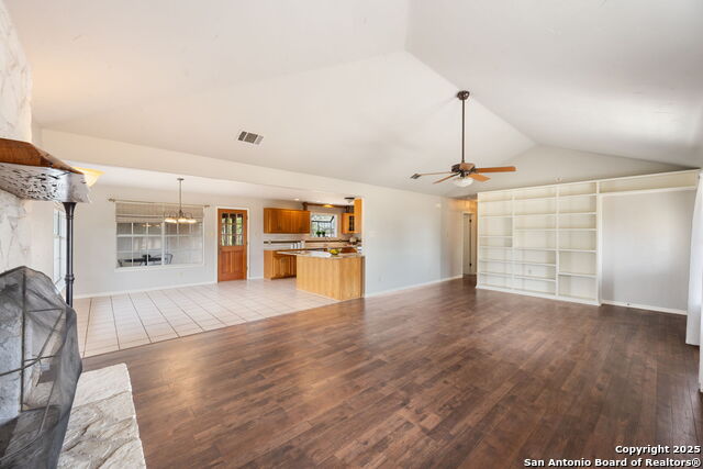 Listing photo id 13 for 250 County Road 474