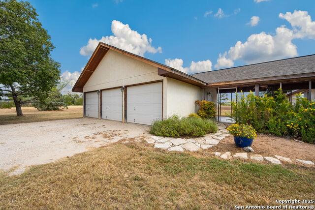 Listing photo id 19 for 250 County Road 474