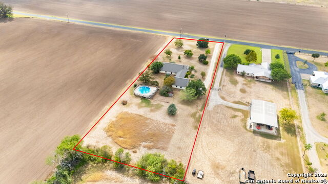 Listing photo id 24 for 250 County Road 474