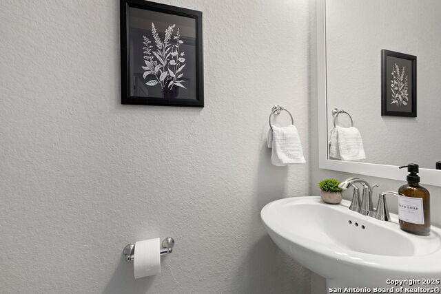 Image 33 of 41 For 5843 Whitby Unit 44