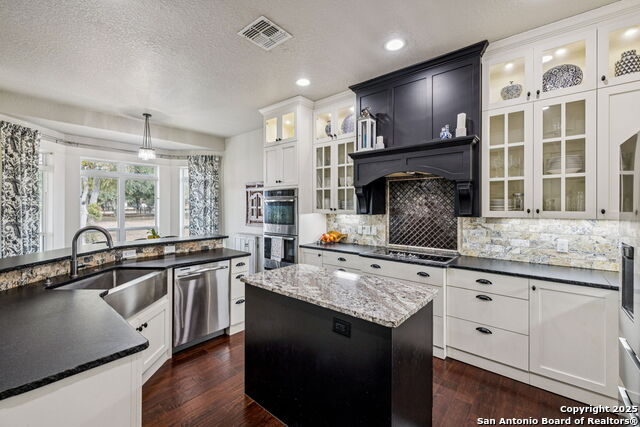 Listing photo id 8 for 2259 Deer Run