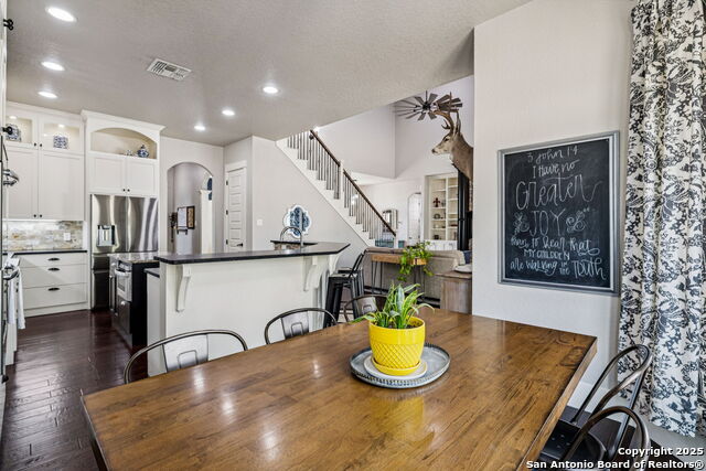 Listing photo id 10 for 2259 Deer Run