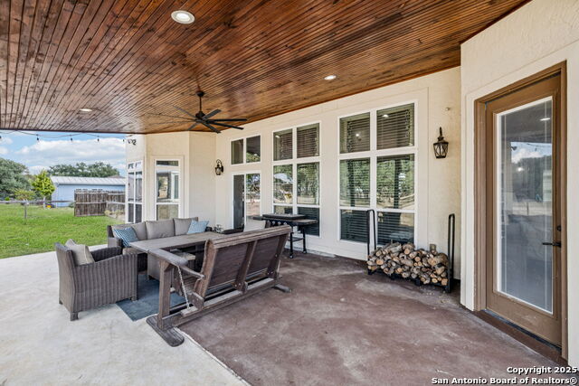 Listing photo id 14 for 2259 Deer Run