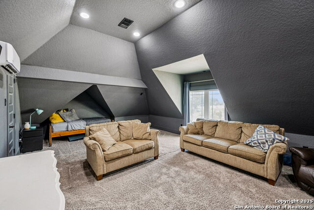 Listing photo id 26 for 2259 Deer Run