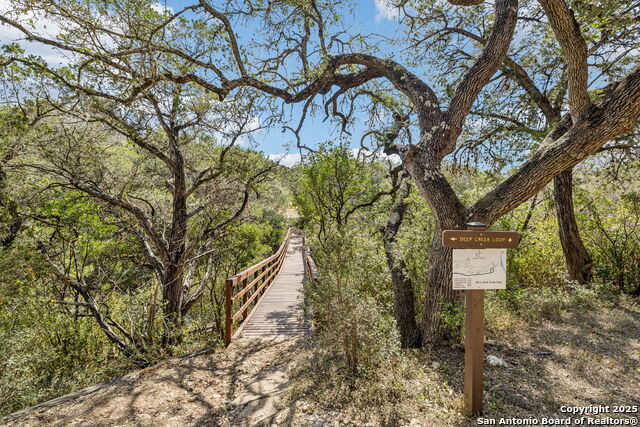 Listing photo id 33 for 2259 Deer Run