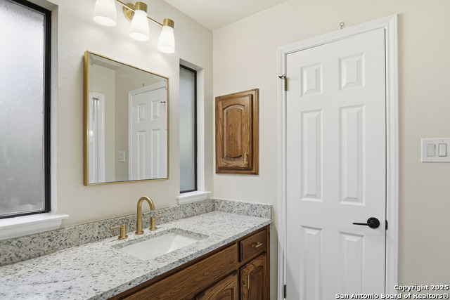 Image 21 of 27 For 16102 Santa Cathrena