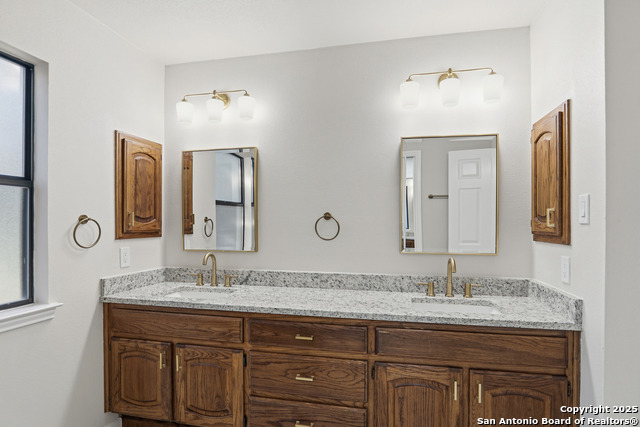 Image 22 of 27 For 16102 Santa Cathrena