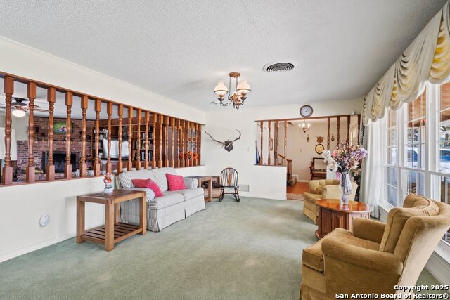 Listing photo id 10 for 699 Floral Avenue