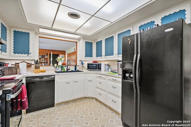 Listing photo id 12 for 699 Floral Avenue