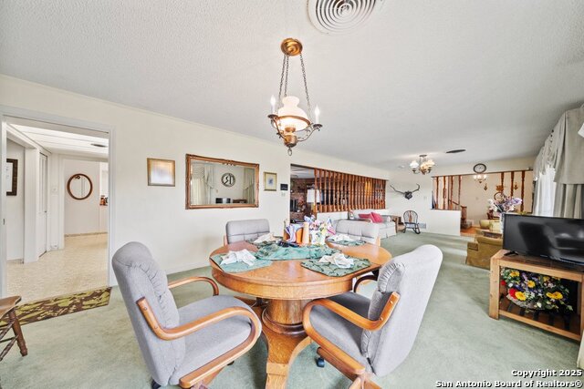 Listing photo id 14 for 699 Floral Avenue