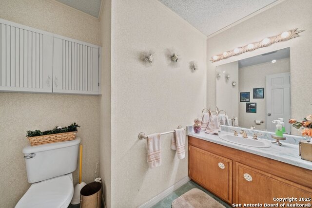 Listing photo id 27 for 699 Floral Avenue